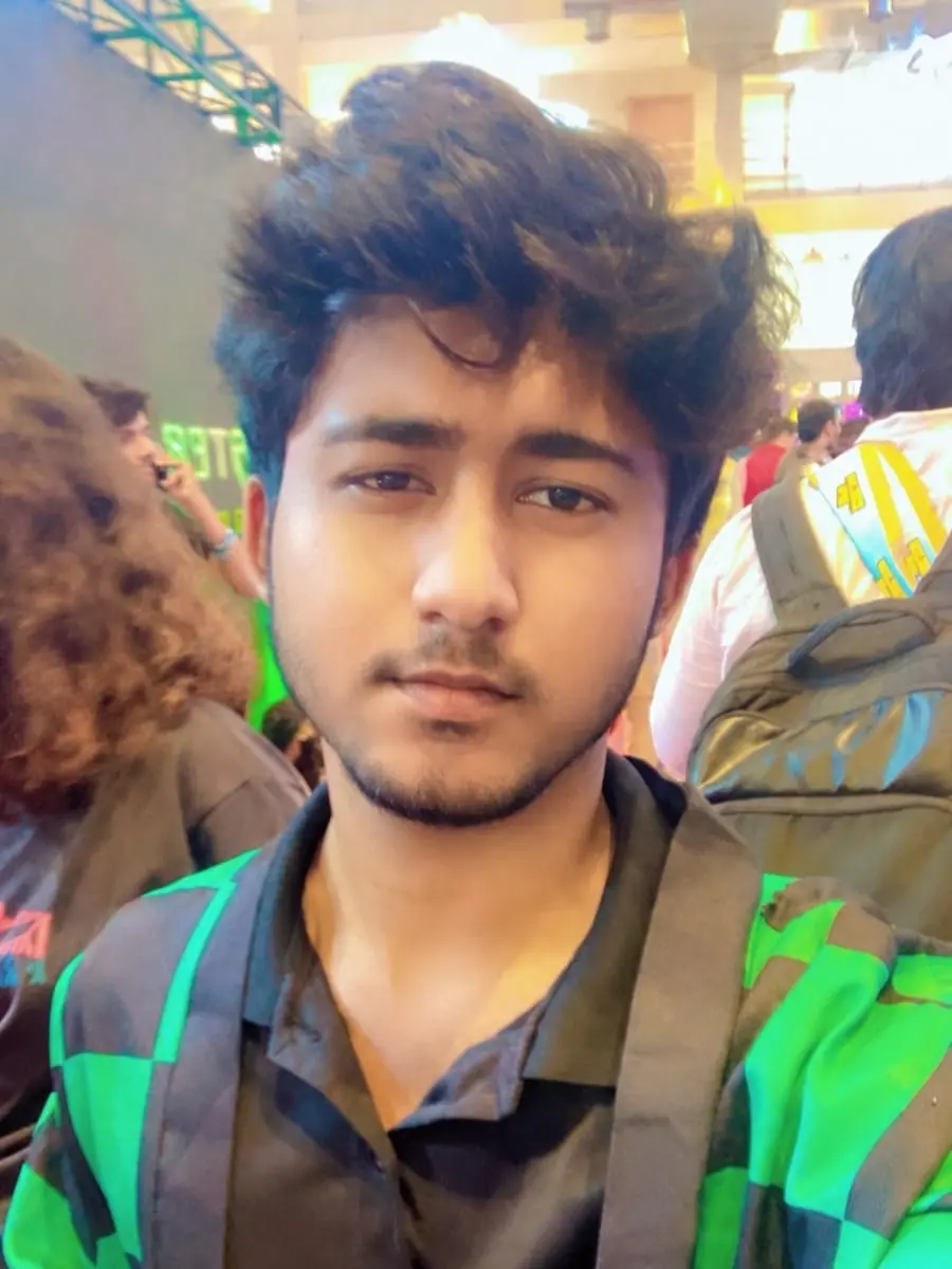 Portrait of Anubhav Roy, Co-Founder and CTO of Chat Pe Charcha